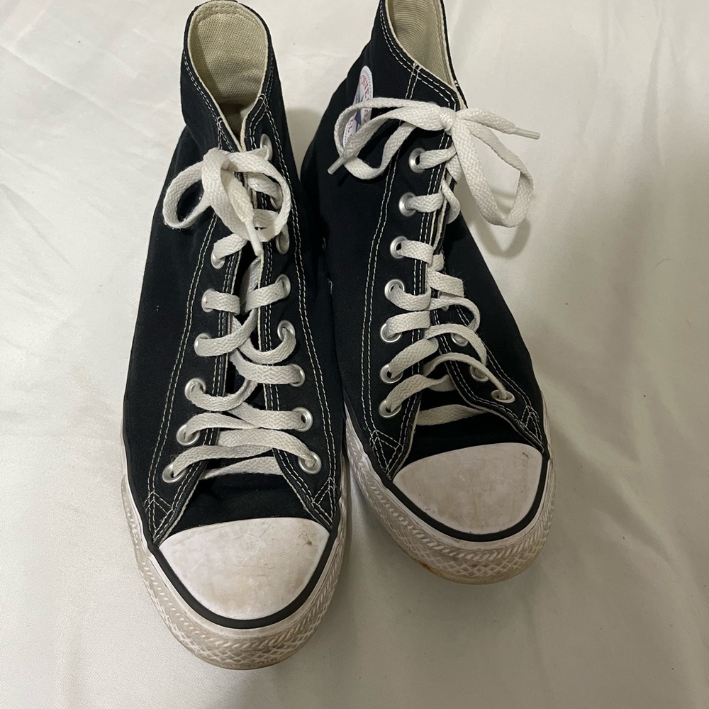 Converse All Star Black High-Top Sneakers with White Laces Men’s size 9